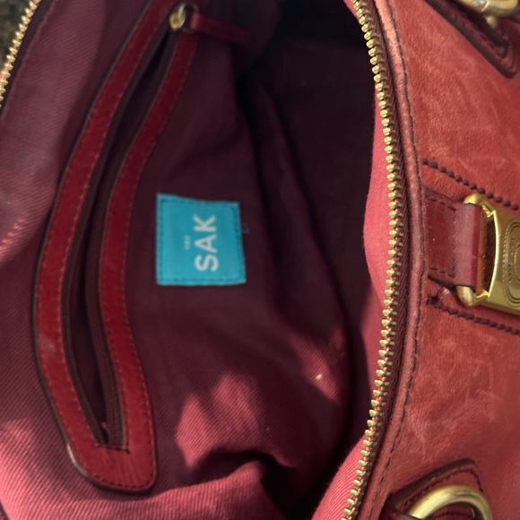 The Sak 100% Leather  Over The Shoulder Purse Hand Bag Red Center Zipper - Picture 7 of 12